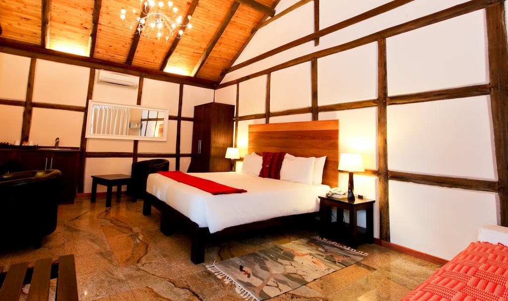 Roof Of Africa Hotel Windhoek Exterior foto