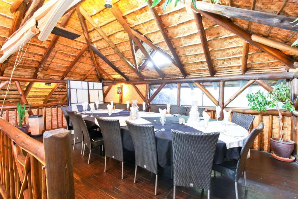 Roof Of Africa Hotel Windhoek Exterior foto